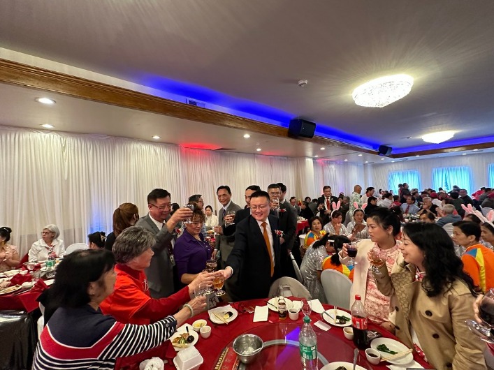 王雅繁澳网,女单征程在,次轮落幕,2026世界杯,赛事安排,转播信息,球队动态,全球关注